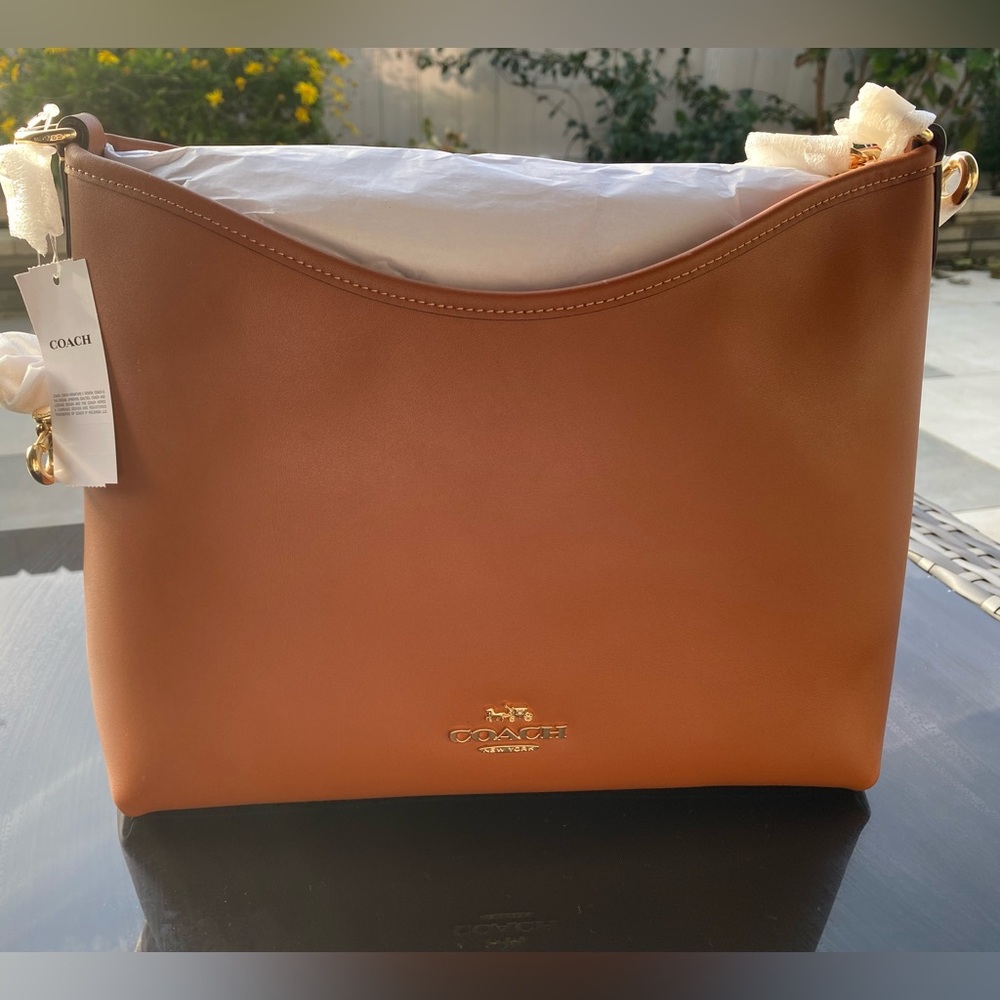 NWT Coach Laurel Shoulder Bag in Tan
